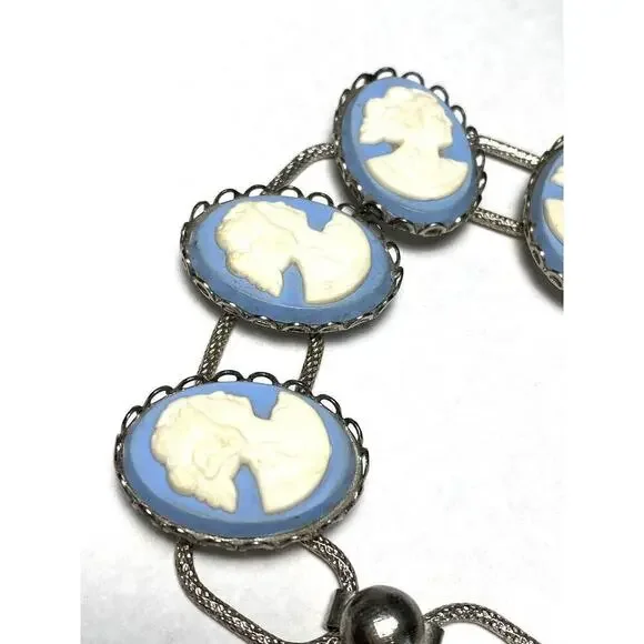 Vintage Cameo Bracelet Blue White Faux Cameos Silver Tone Links Estate 7”